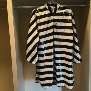 La Vie Style House Black & White Sequin Mini Caftan